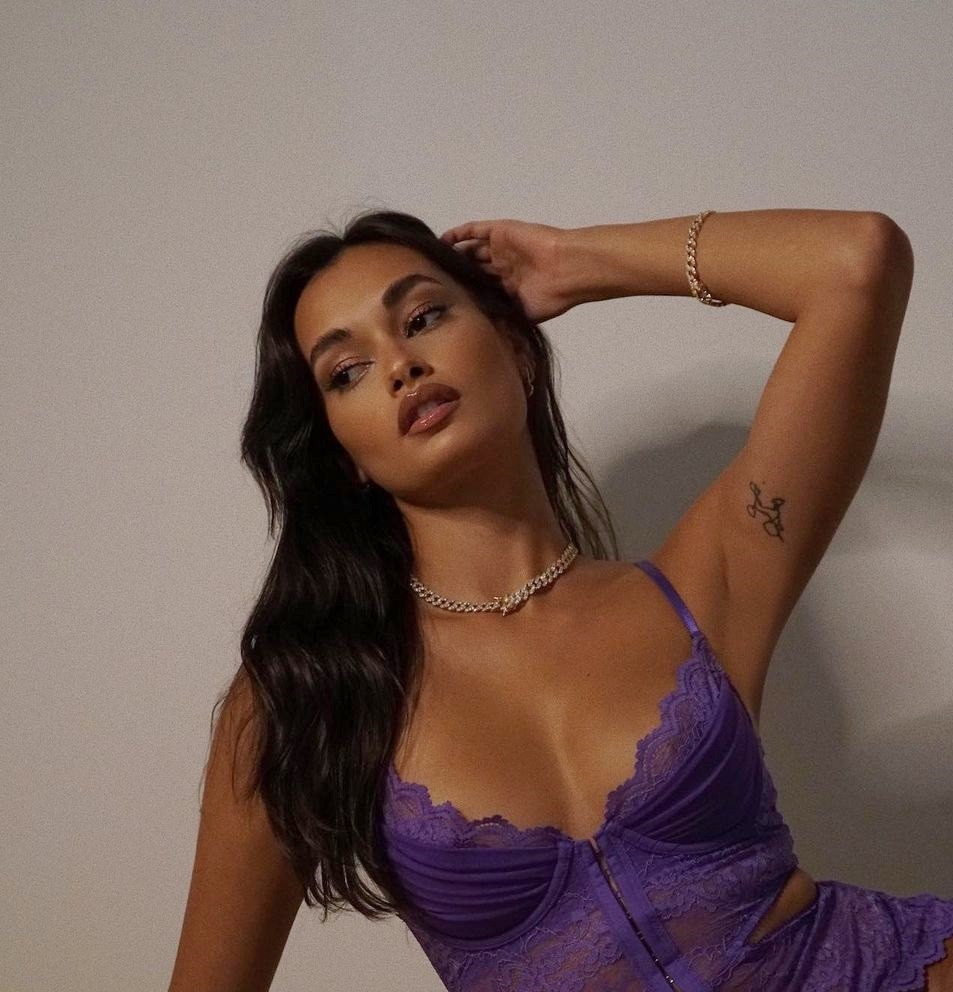 Nàng mẫu Brazil Gizele Oliveira xinh đẹp với nội y Valentine ảnh 3