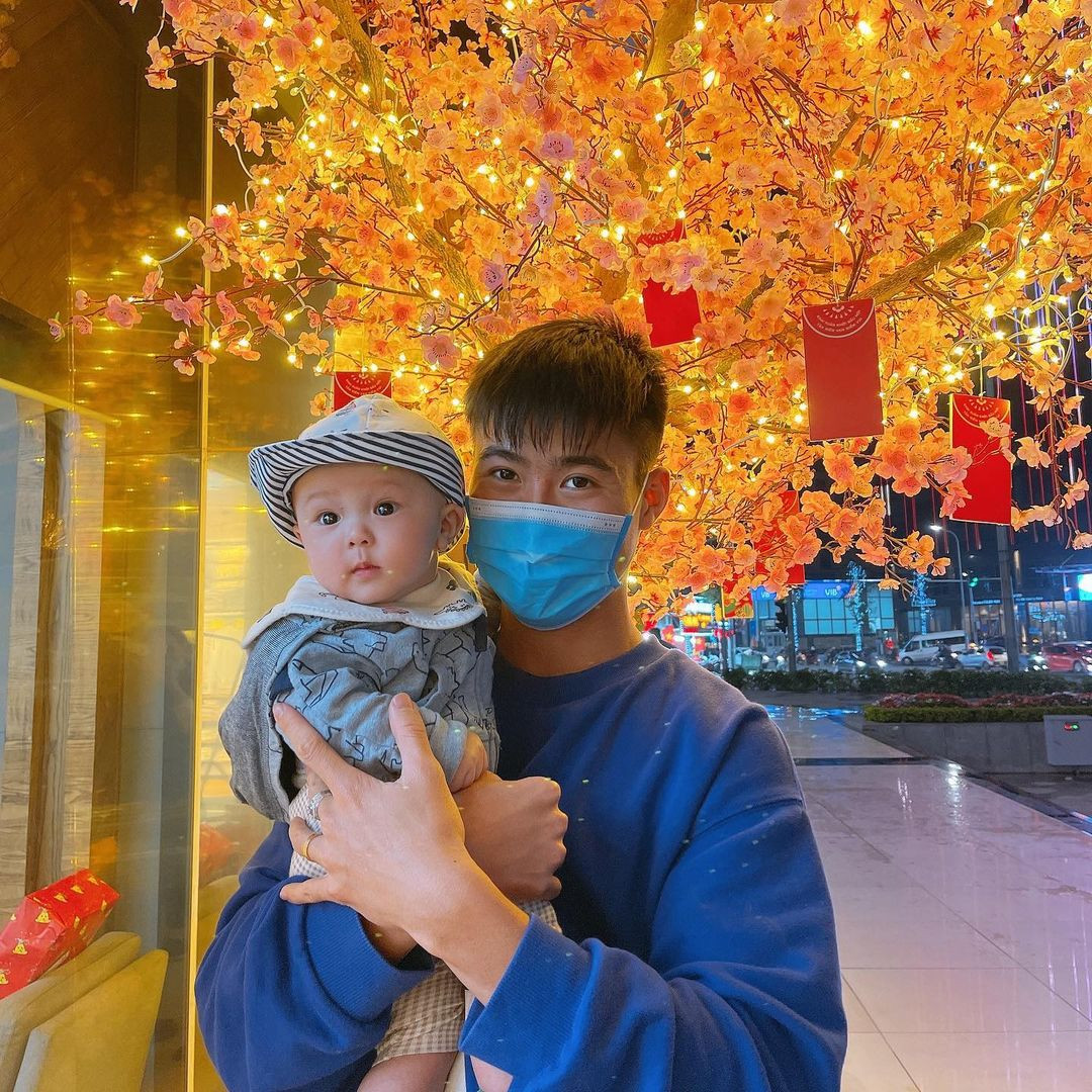 Châu Bùi, bạn gái thủ môn Bùi Tiến Dũng và dàn 'hot girl' xinh tươi đón Tết ảnh 6