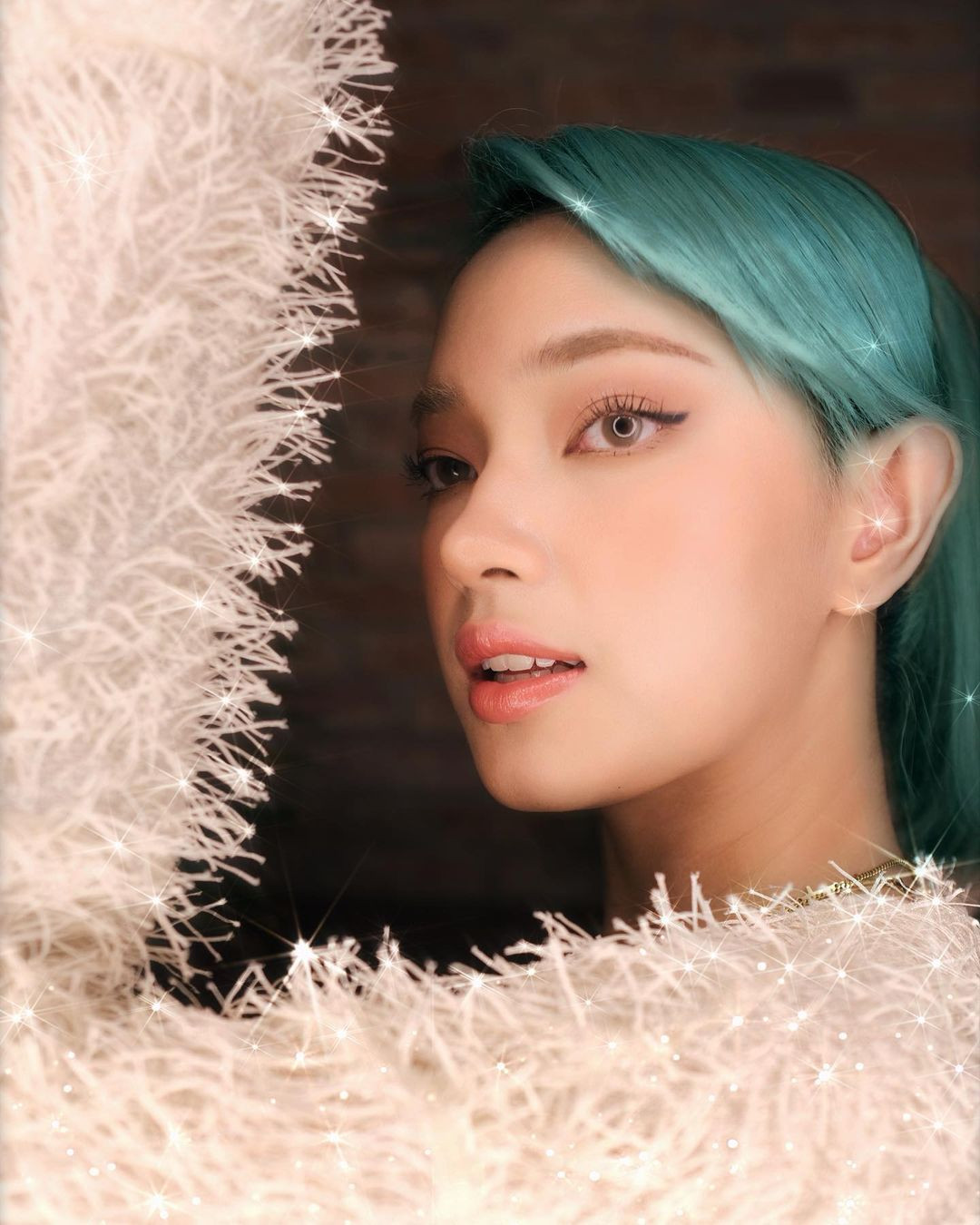 Châu Bùi, bạn gái thủ môn Bùi Tiến Dũng và dàn 'hot girl' xinh tươi đón Tết ảnh 1