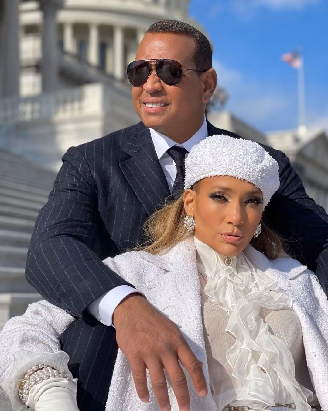 Jennifer Lopez 51 tuổi siêu nóng bỏng, tiết lộ hoãn đám cưới vì COVID-19 ảnh 7