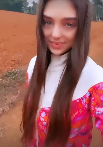 Thủ môn Bùi Tiến Dũng đưa bạn gái Ukraina về quê đón Tết ảnh 2