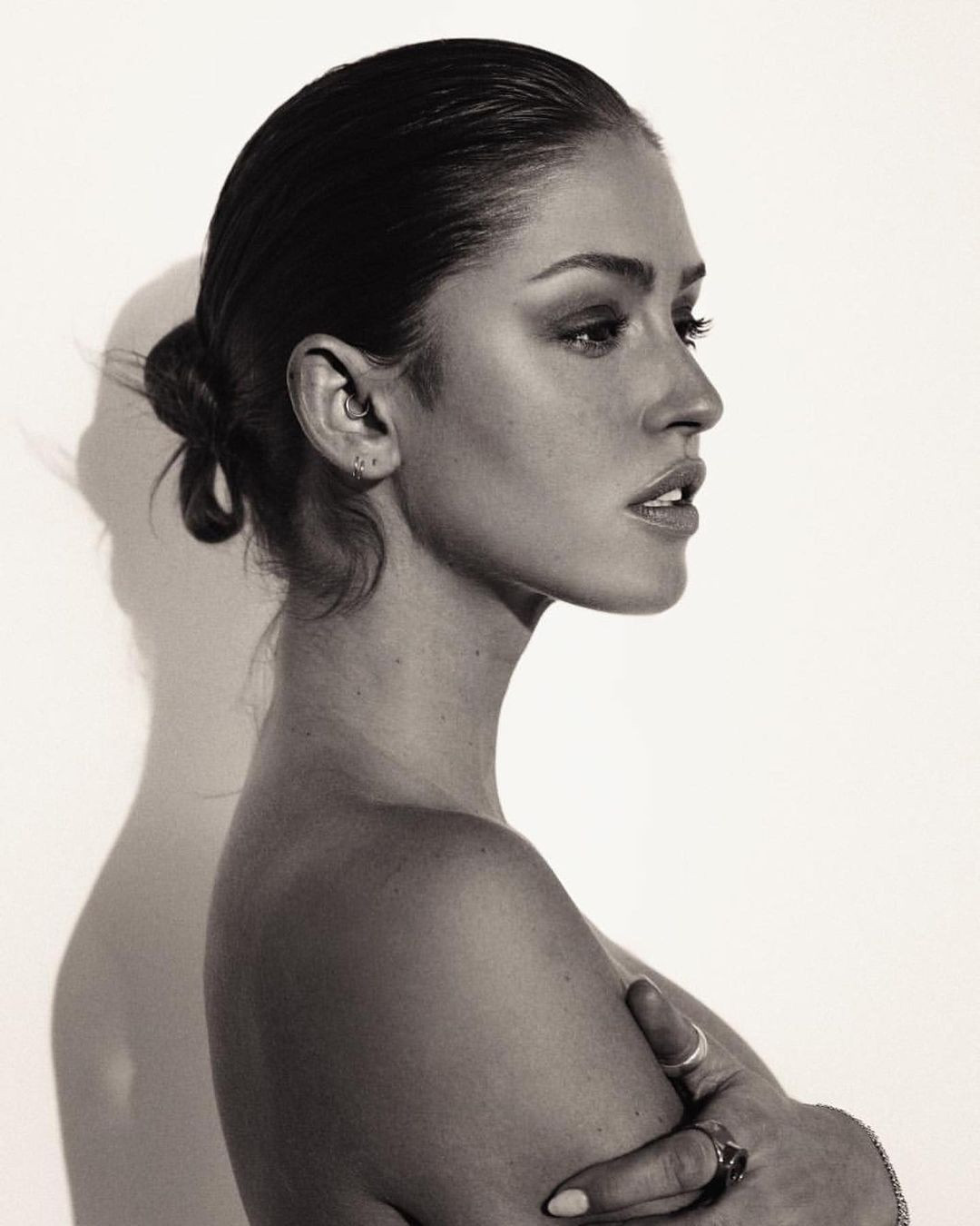 Dáng thon đẹp tuyệt mỹ của 'búp bê tóc vàng' Gigi Paris ảnh 11