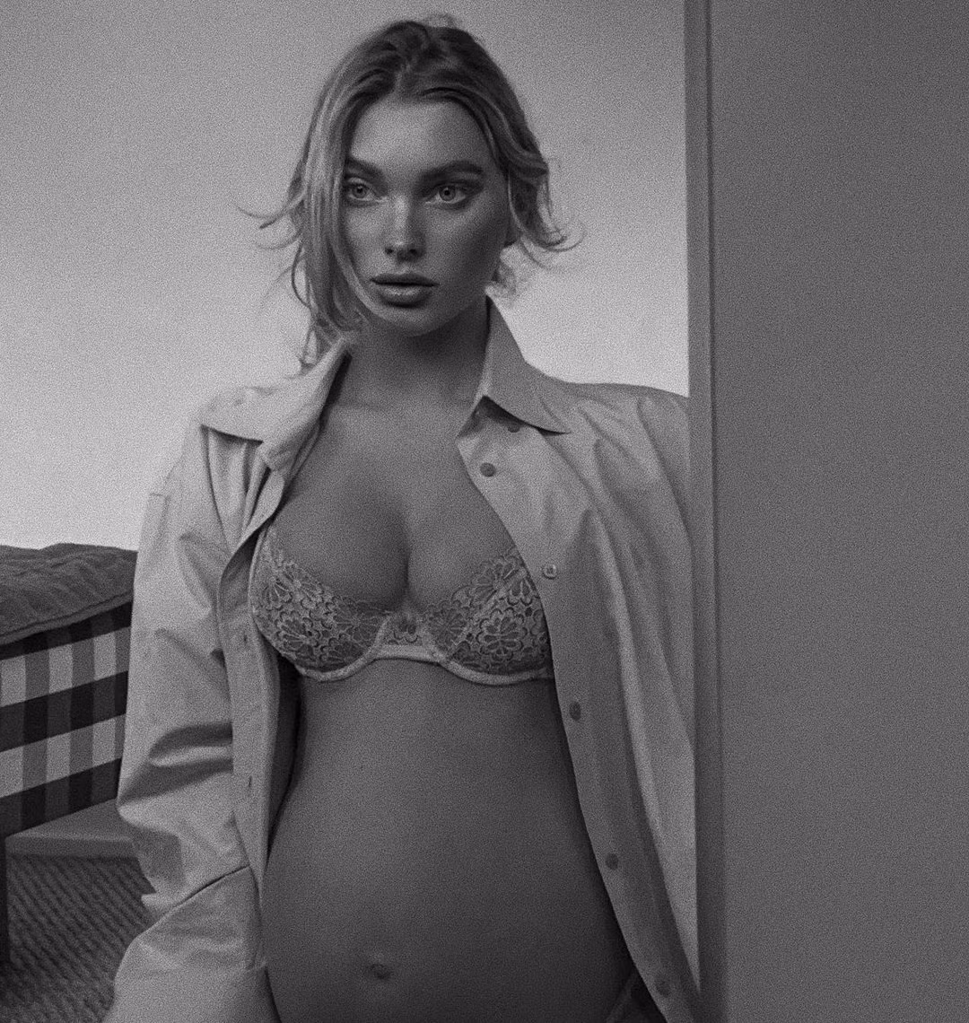 Thiên thần nội y Elsa Hosk mặc nội y táo bạo cận ngày sinh con ảnh 1