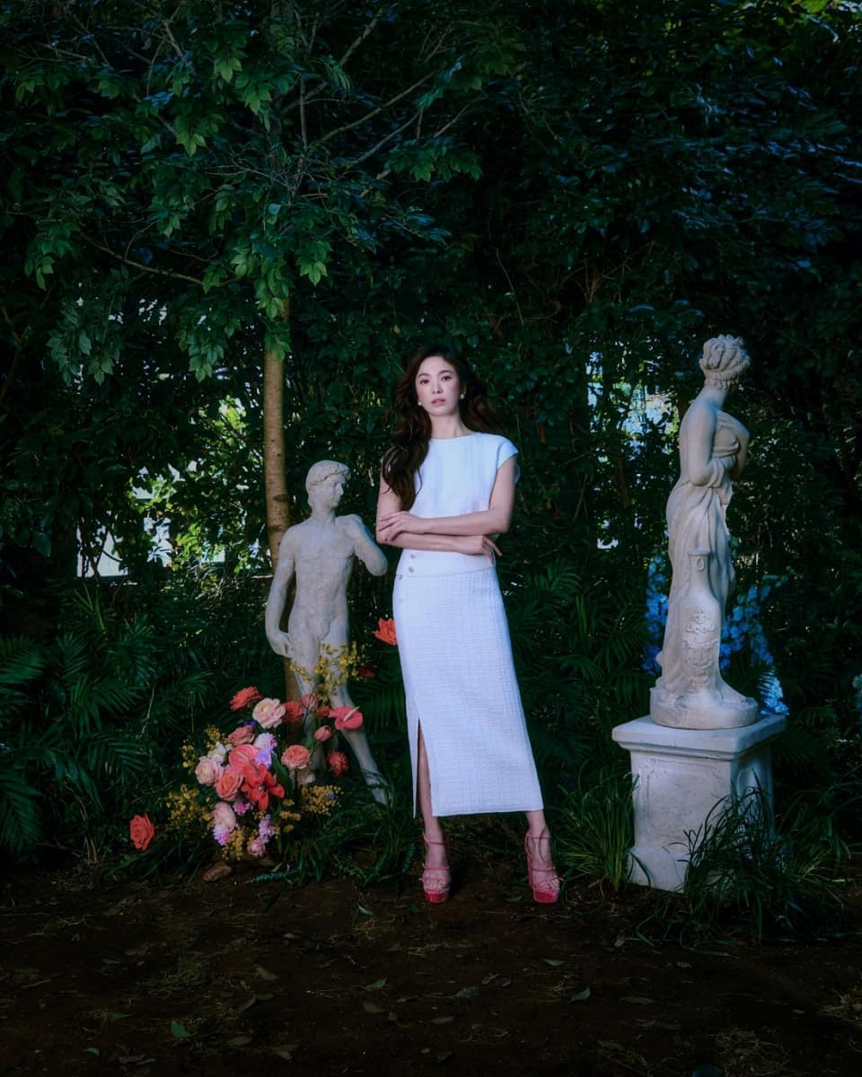 Song Hye Kyo gây bất ngờ với thần thái sang chảnh ảnh 5