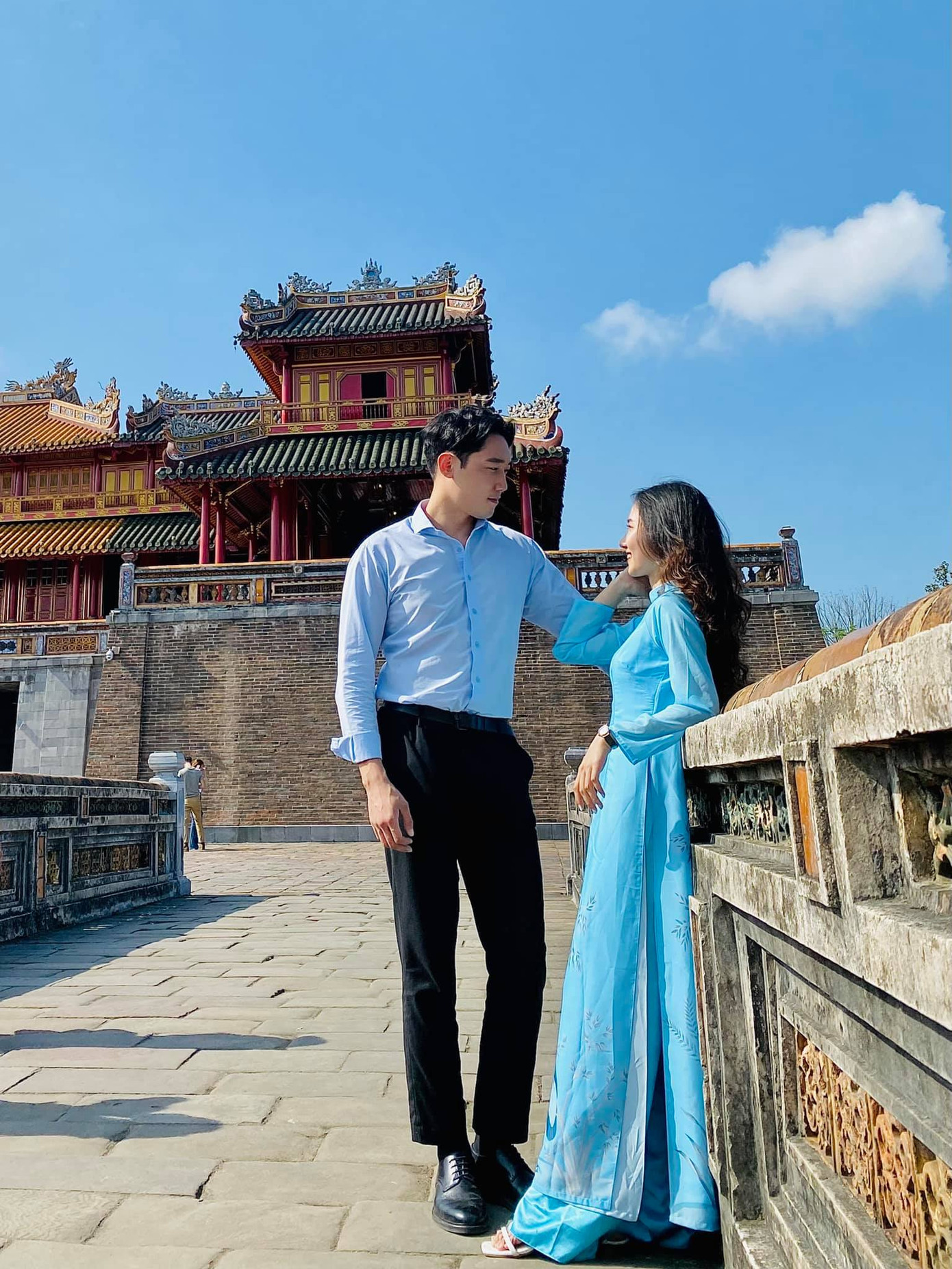 Cô gái Việt dẫn bạn trai Hàn ngắm cảnh đẹp nao lòng ở Huế ảnh 3