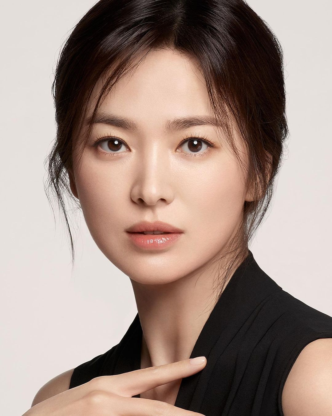 Song Hye Kyo gây bất ngờ với thần thái sang chảnh ảnh 8