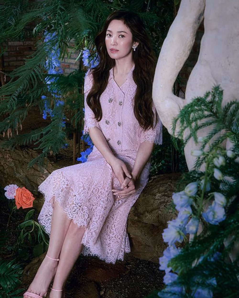 Song Hye Kyo gây bất ngờ với thần thái sang chảnh ảnh 2