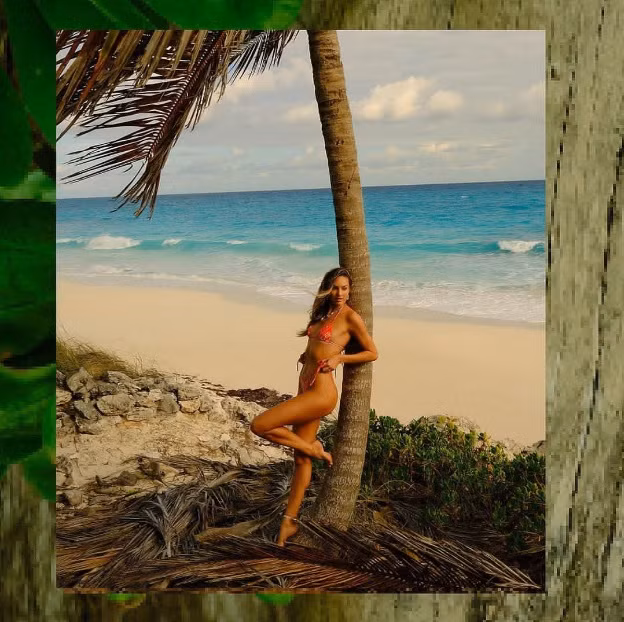 Bikini đậm chất nhiệt đới của thiên thần nội y Candice Swanepoel ảnh 3