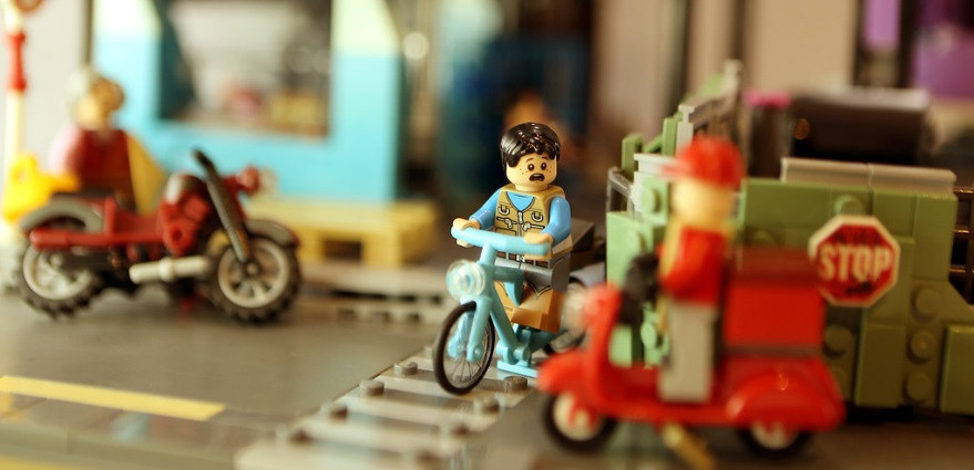 Chàng trai 9x ở TPHCM làm mâm cỗ Tết bằng Lego sống động như thật ảnh 13