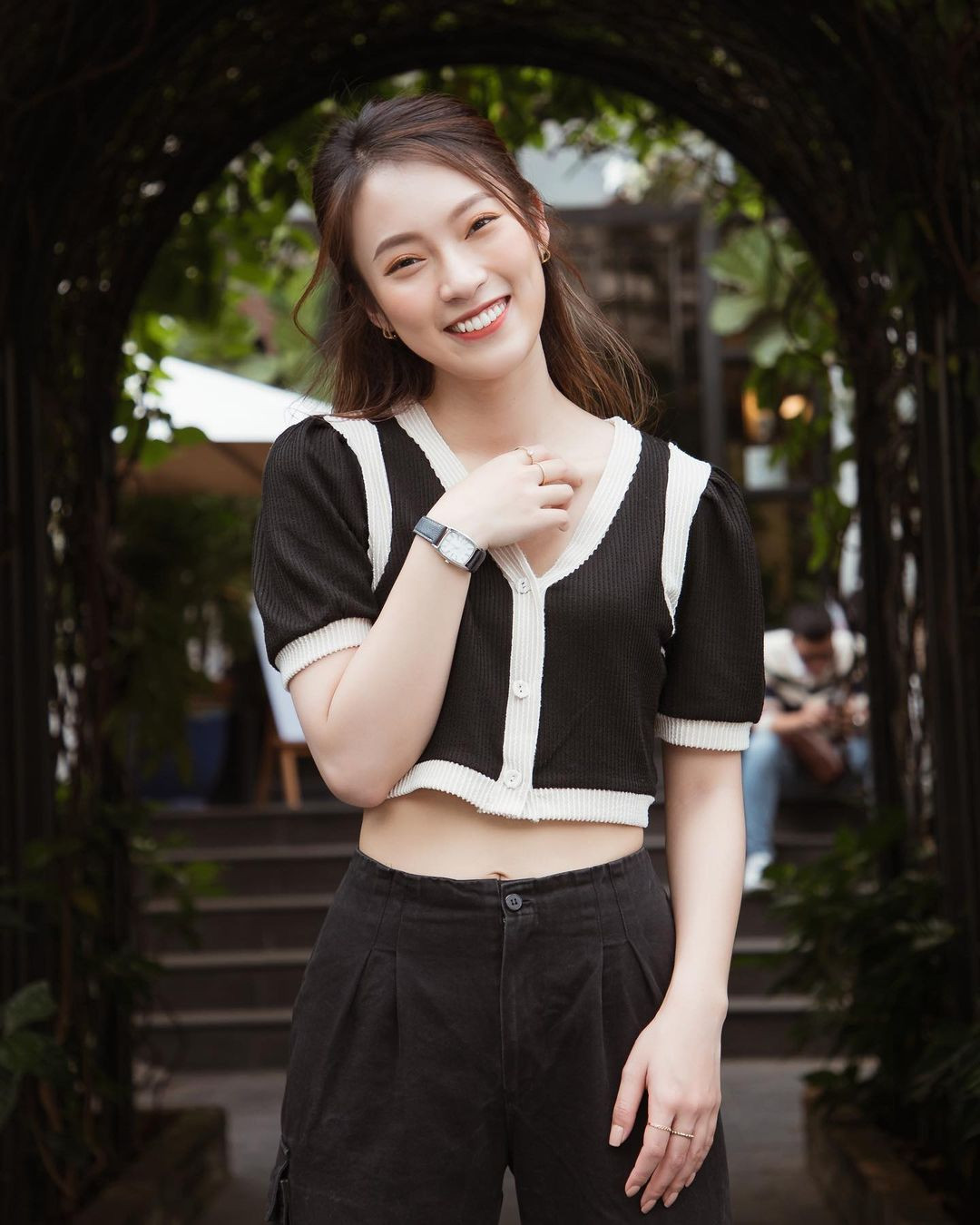 Châu Bùi, bạn gái thủ môn Bùi Tiến Dũng và dàn 'hot girl' xinh tươi đón Tết ảnh 3