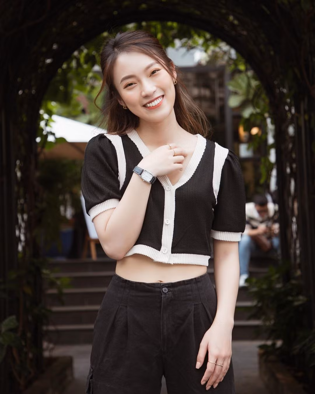 Châu Bùi, bạn gái thủ môn Bùi Tiến Dũng và dàn 'hot girl' xinh tươi đón Tết ảnh 3