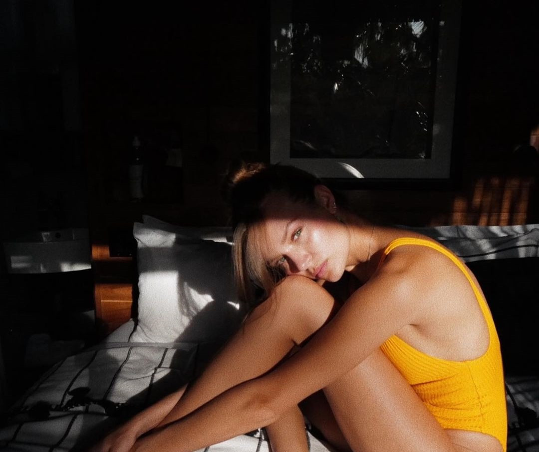 Thiên thần nội y Đan Mạch siêu gợi cảm qua ống kính bạn trai ảnh 3