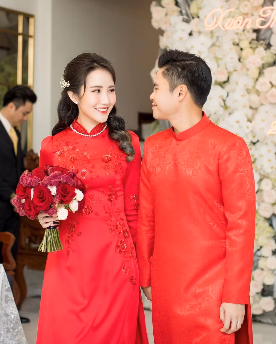 Chuyện tình yêu lãng mạn của Châu Bùi, Linh Rin và dàn hot girl ảnh 1