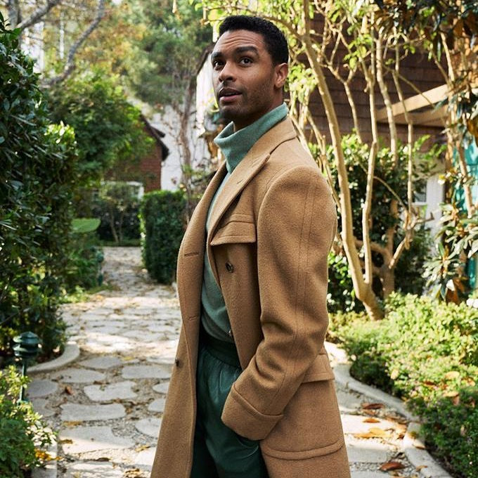 Trai đẹp nóng bỏng phim 18+ Bridgerton lộ diện bạn gái dịp Valentine ảnh 5