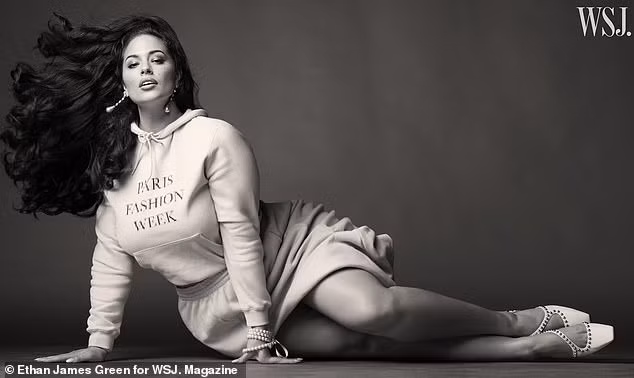 Người mẫu béo Ashley Graham tự tin với đường cong ngoại cỡ ảnh 4
