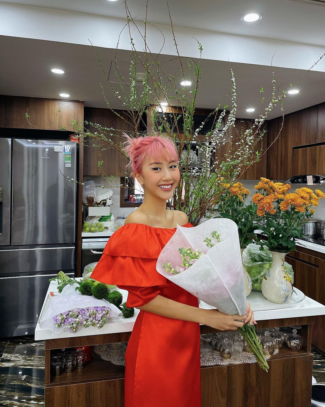 Châu Bùi, bạn gái thủ môn Bùi Tiến Dũng và dàn 'hot girl' xinh tươi đón Tết ảnh 4