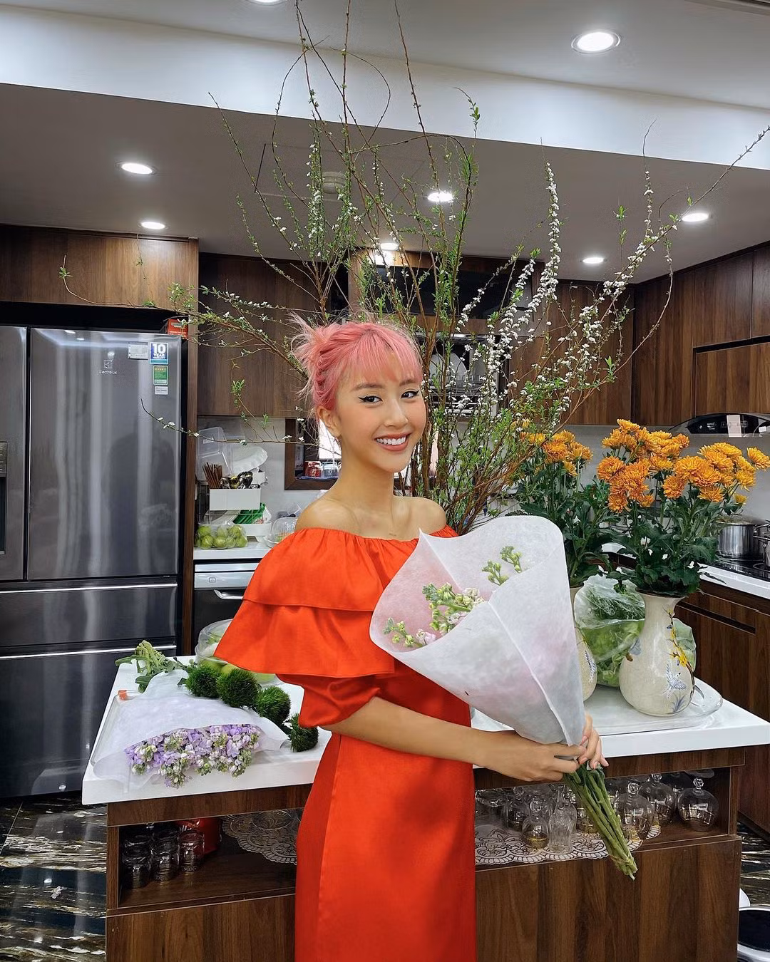 Châu Bùi, bạn gái thủ môn Bùi Tiến Dũng và dàn 'hot girl' xinh tươi đón Tết ảnh 4