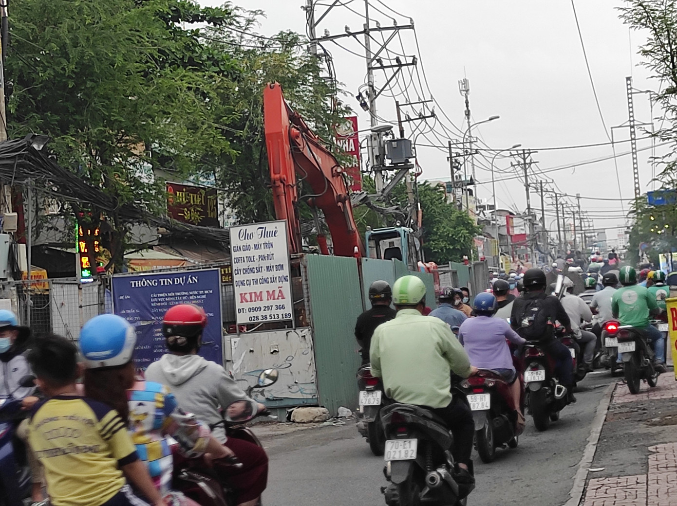 Lô cốt chống ngập bủa vây đường phố Sài Gòn ảnh 3