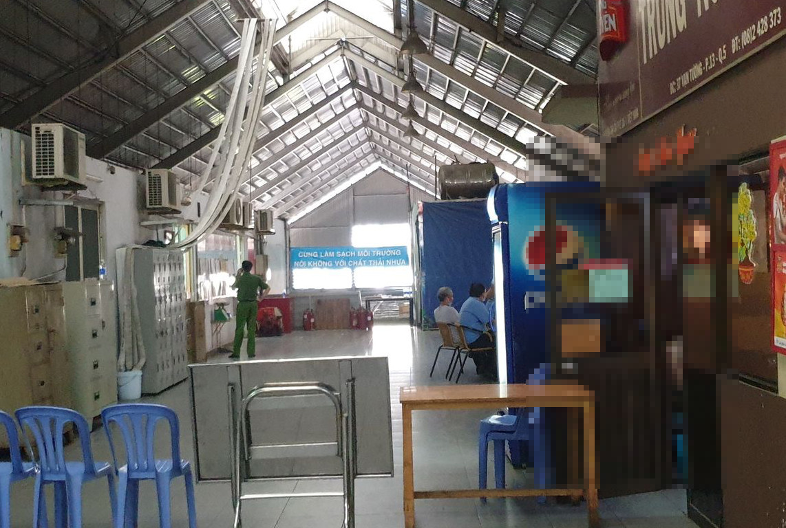 Trưởng ban quản lý chợ Kim Biên bị nam bảo vệ đâm chết ảnh 1