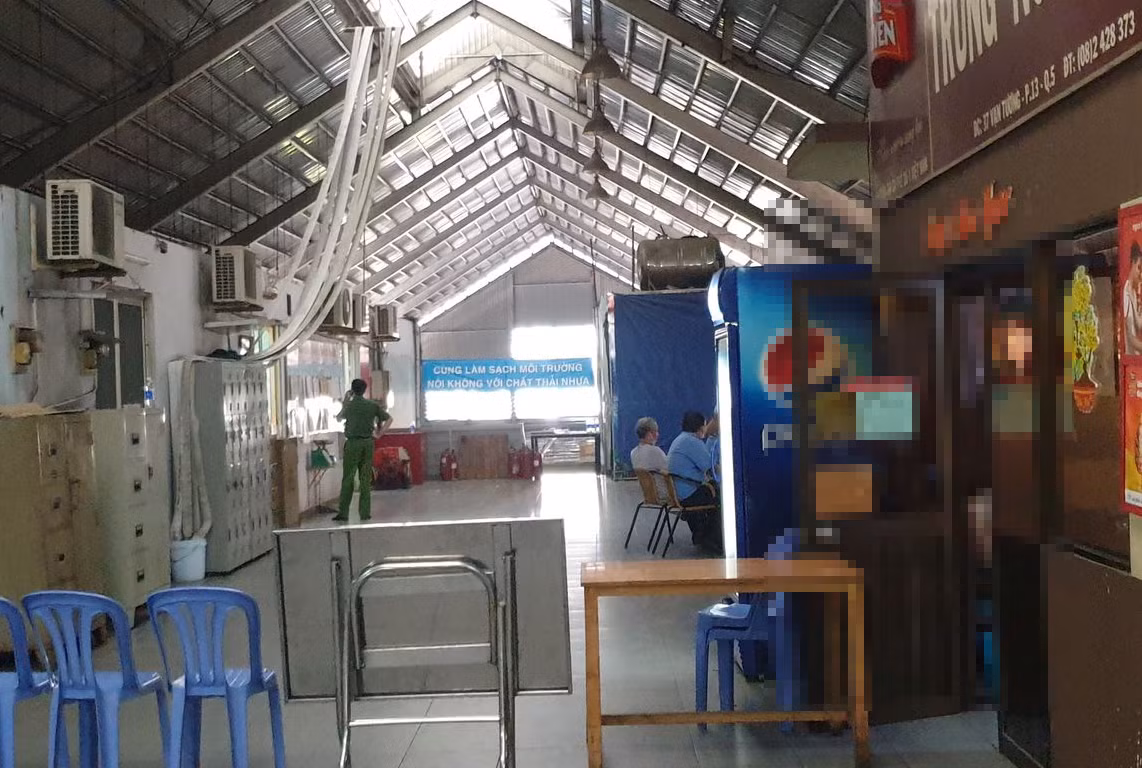 Trưởng ban quản lý chợ Kim Biên bị nam bảo vệ đâm chết ảnh 1