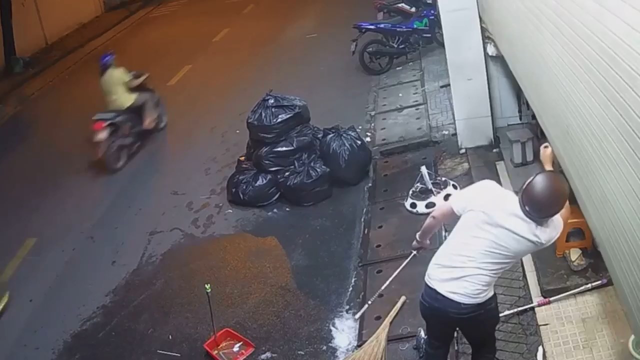 Lời khai của thanh niên hành hung vợ dã man còn dọa chém người can ngăn ảnh 1