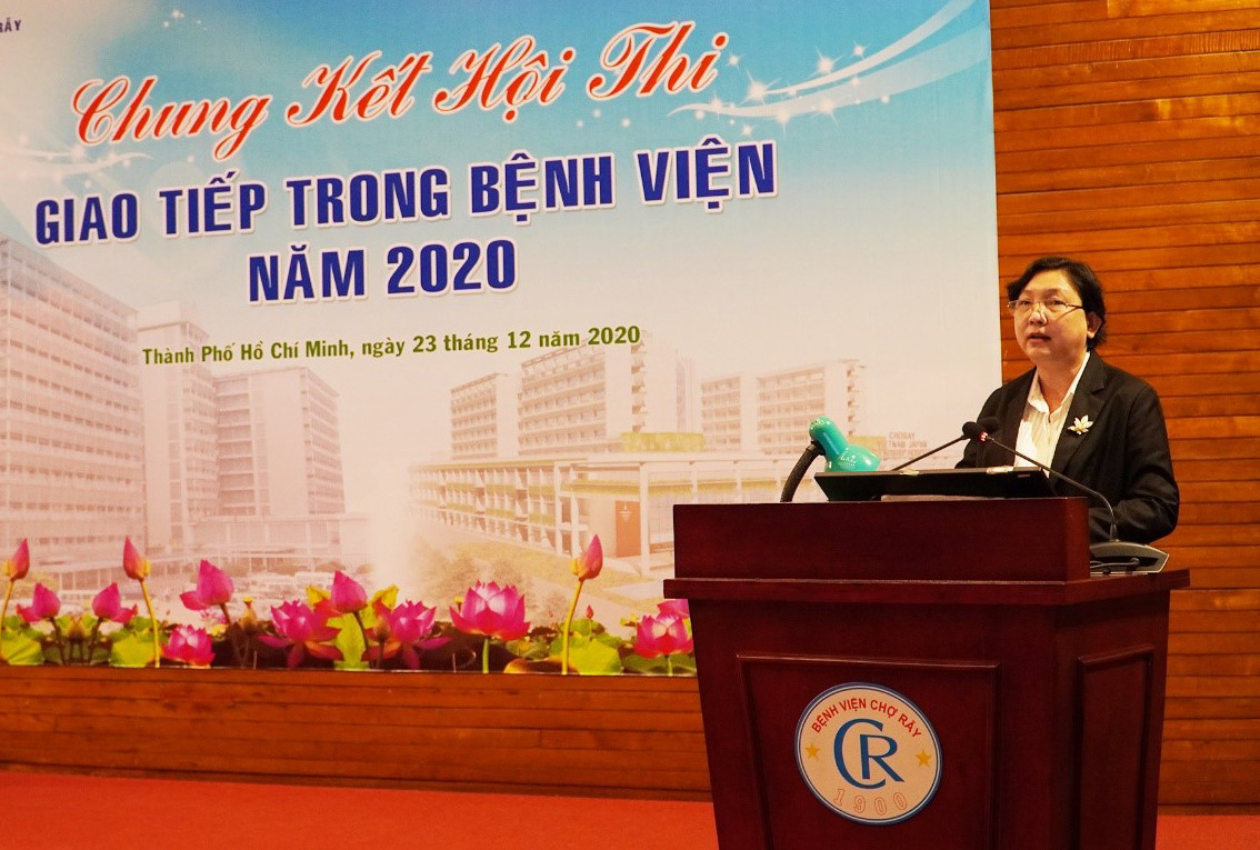 Nhân viên y tế đổi mới phong cách, thái độ hướng tới sự hài lòng của người bệnh ảnh 1