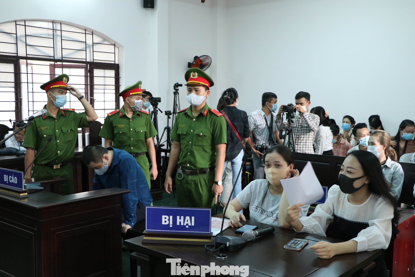 Tài xế Mercedes tông xe Grabbike chở nữ tiếp viên hàng không lãnh 7 năm 6 tháng tù ảnh 2