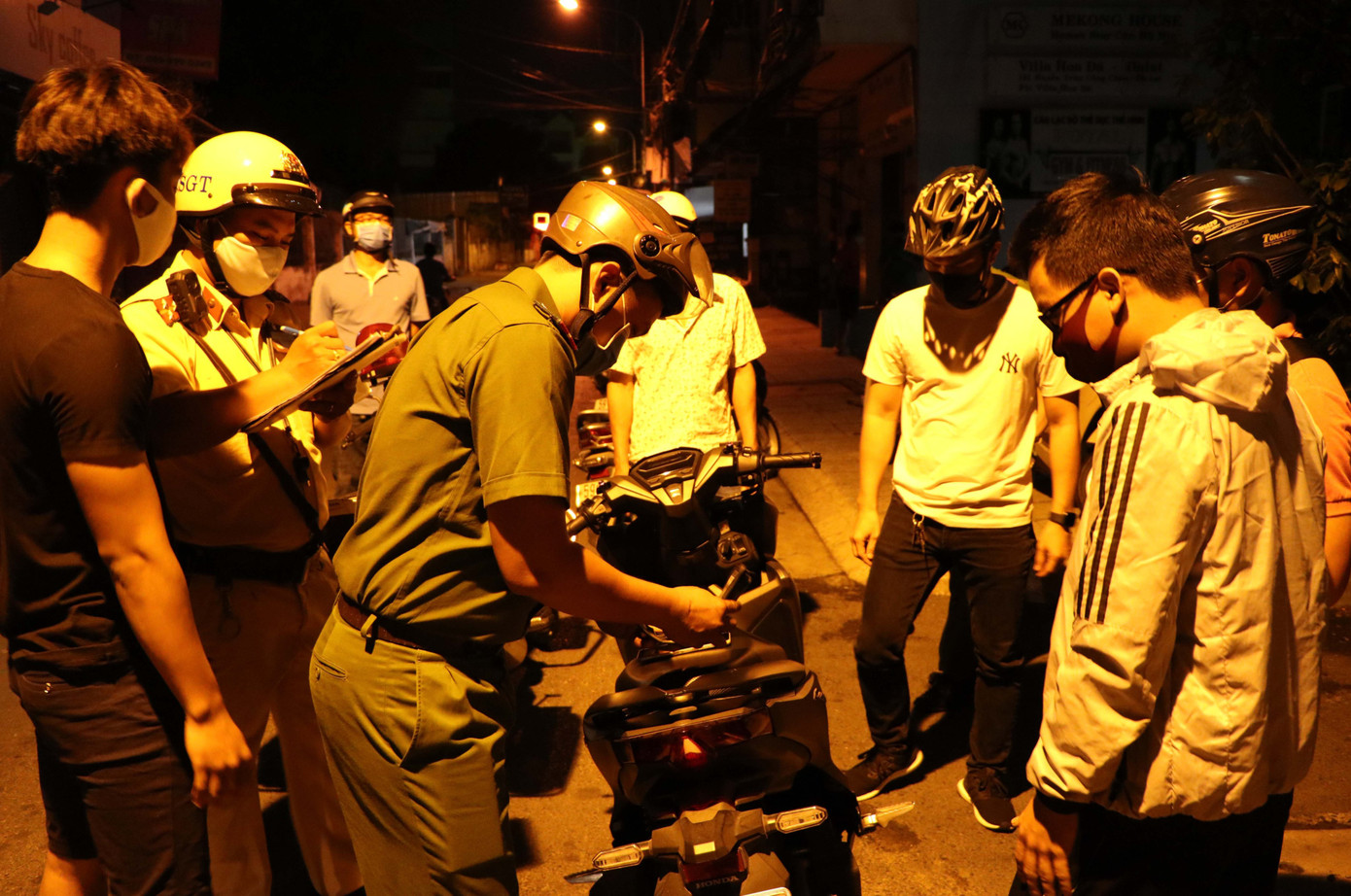 CSGT TPHCM phạt gần 3.000 trường hợp tụ tập đua xe, phạm luật giao thông ảnh 1