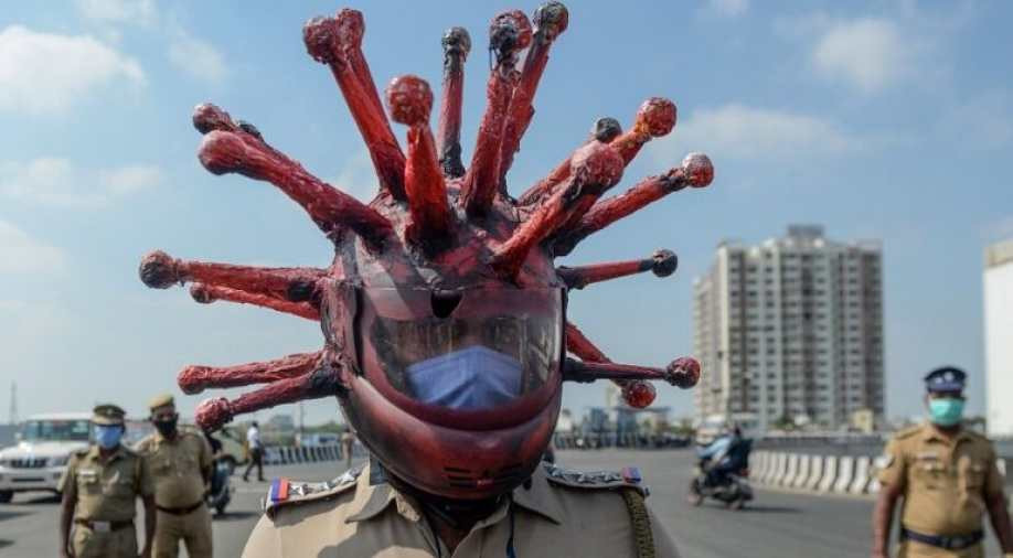 “Gương mặt thương hiệu” Cô Vy gọi tên cảnh sát Ấn Độ: Ra đường là virus bắt đó nha! ảnh 3