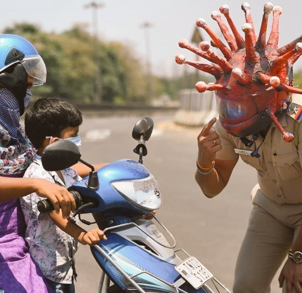 “Gương mặt thương hiệu” Cô Vy gọi tên cảnh sát Ấn Độ: Ra đường là virus bắt đó nha! ảnh 4
