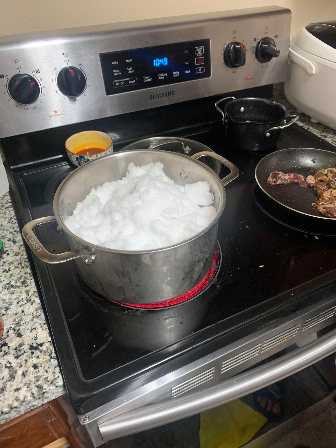 Du học sinh Việt tại Texas (Mỹ): Đun tuyết làm nước sinh hoạt, đốt củi để sưởi ấm ảnh 2