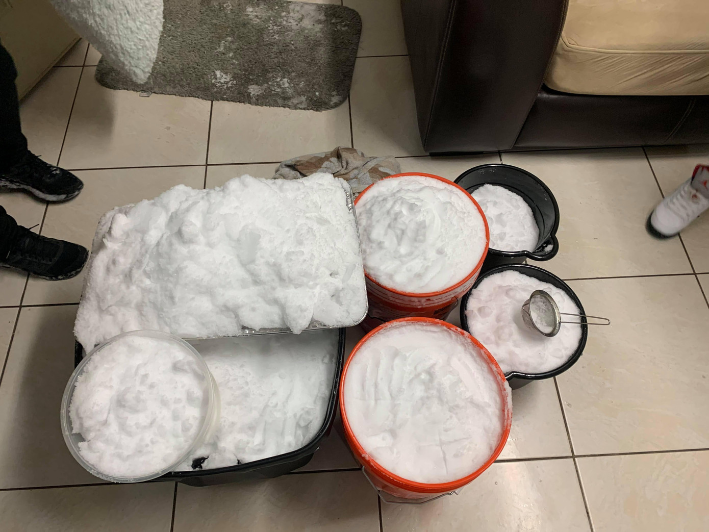 Du học sinh Việt tại Texas (Mỹ): Đun tuyết làm nước sinh hoạt, đốt củi để sưởi ấm ảnh 1