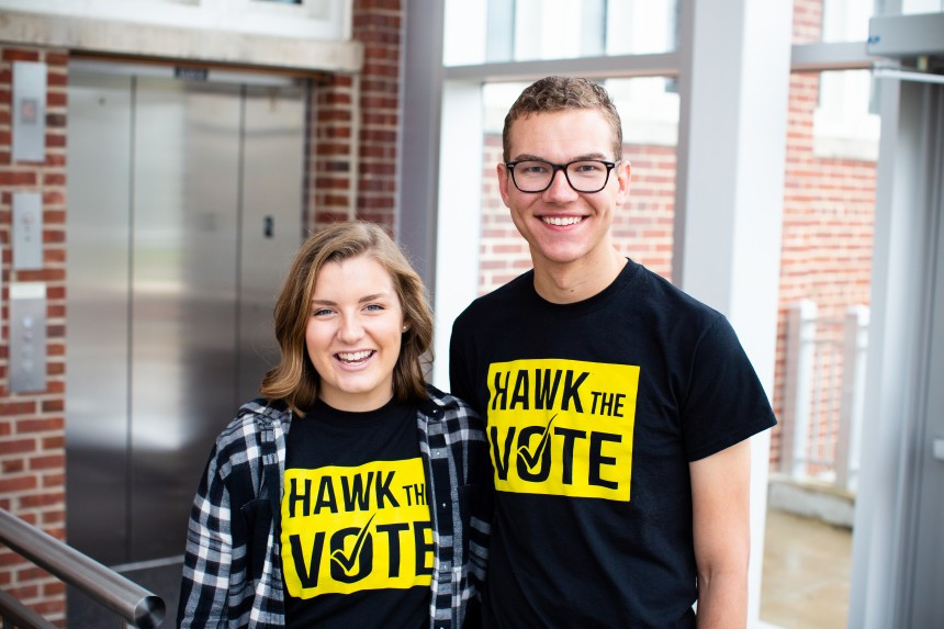 Connor Wooff và Jocelyn Roof, Chủ tịch và Phó chủ tịch của Hội Đoàn Sinh Viên ở trường Đại học Iowa, Mỹ. Ảnh: UIowa Leadership, Civic, and Engagement “Sự kiện 3/11” từ góc nhìn của du học sinh Mỹ: “Điều chúng ta cần là sự lắng nghe“ ảnh 3