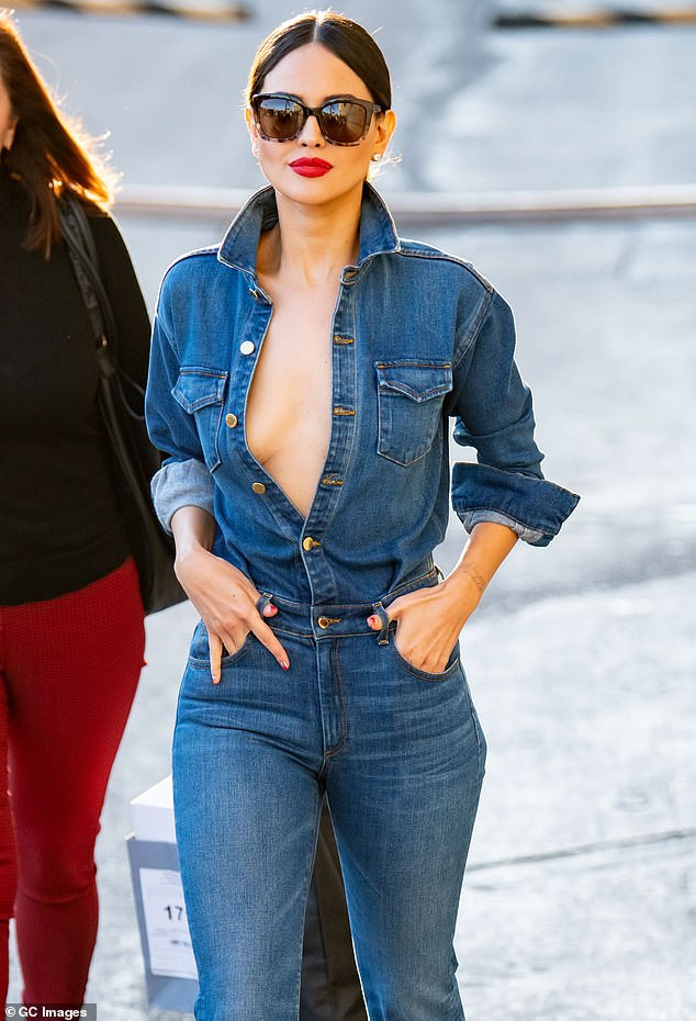 Mỹ nhân 'Fast & Furious' mặc mốt không nội y táo bạo ảnh 4