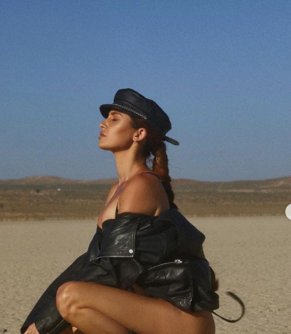 'Mỹ nhân nóng bỏng nhất Canada' diện nội y của Rihanna khoe dáng tuyệt mỹ ảnh 3