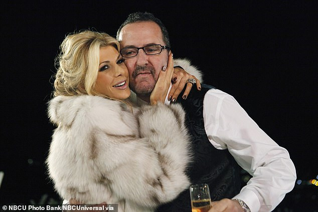 Sao truyền hình Mỹ thả dáng 'bốc lửa' ở tuổi U50 ảnh 4