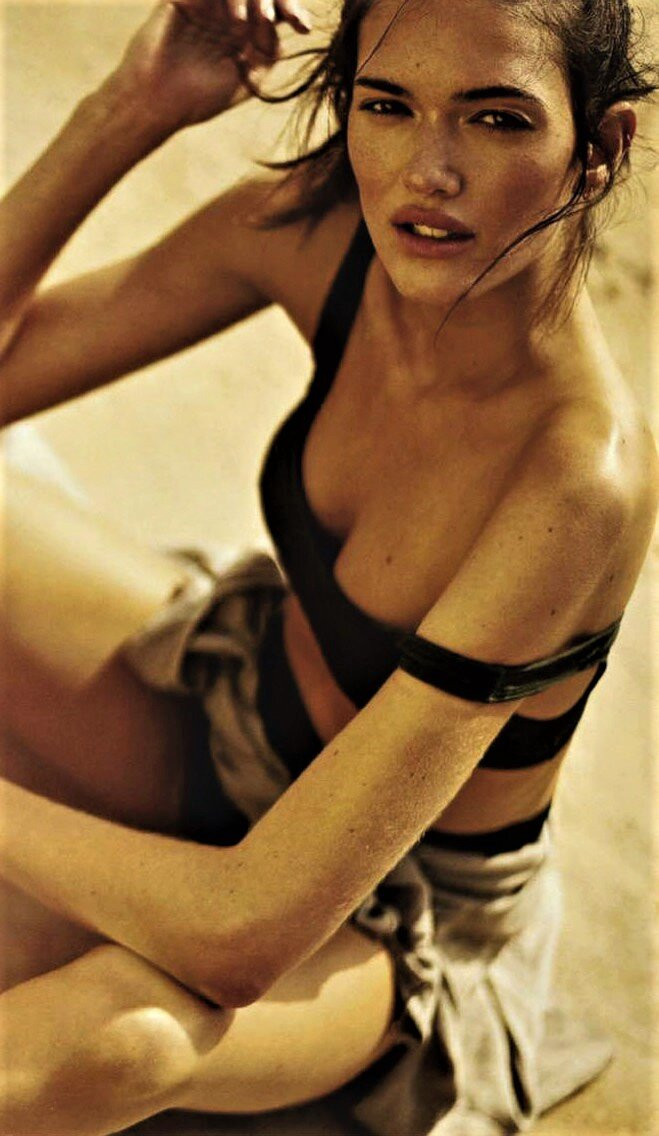 Sofia Reynal 'cởi đồ' gợi cảm mơn mởn, 'thôi miên' người nhìn ảnh 2