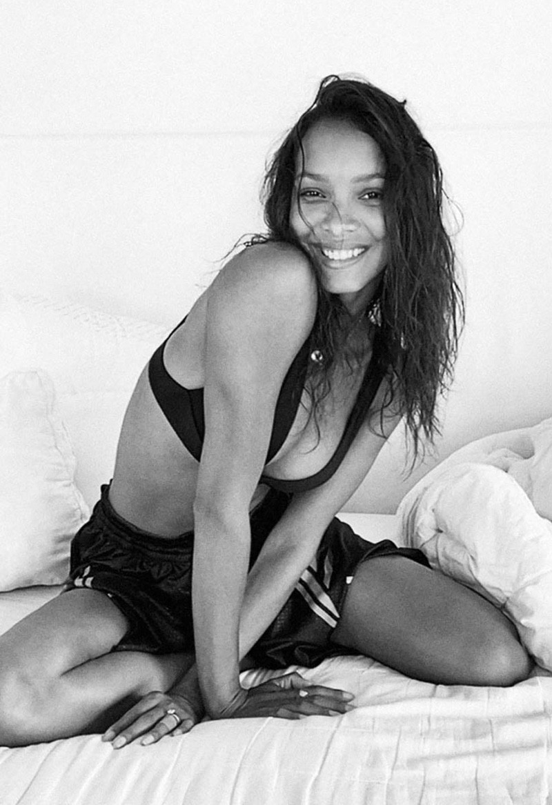 'Thiên thần nội y' xứ Samba nóng bỏng đầy mê hoặc trên tạp chí ảnh 5