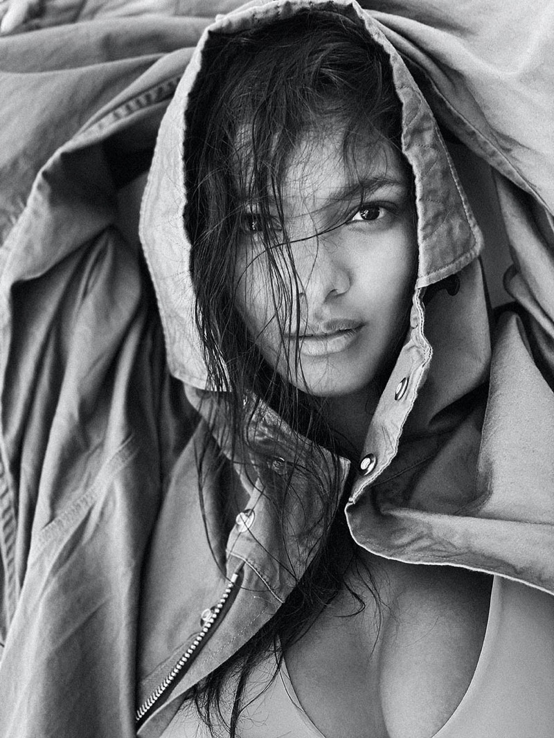 'Thiên thần nội y' xứ Samba nóng bỏng đầy mê hoặc trên tạp chí ảnh 14