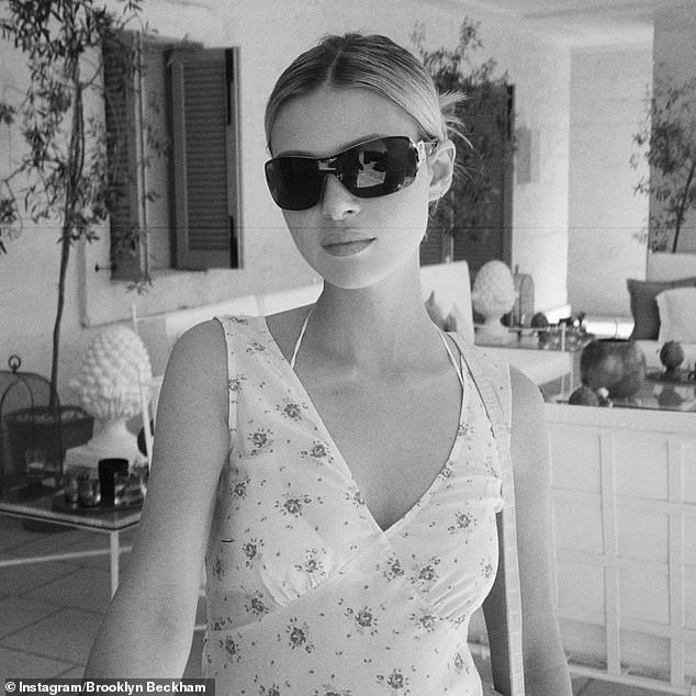 Cậu cả nhà Beckham đăng ảnh gợi cảm của vợ sắp cưới kèm lời mật ngọt ảnh 4