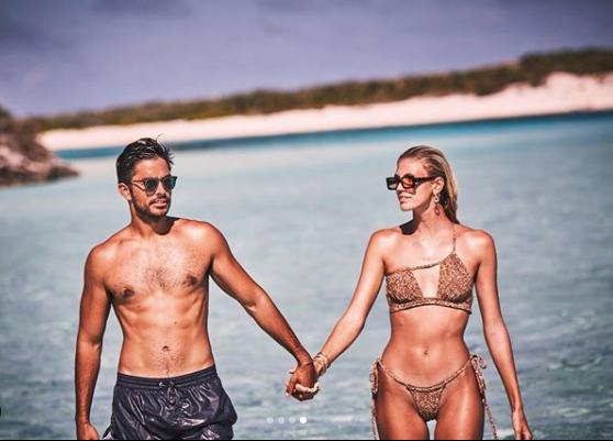 Devon Windsor gây ngưỡng mộ với body đẹp như tạc tượng với áo tắm ảnh 9