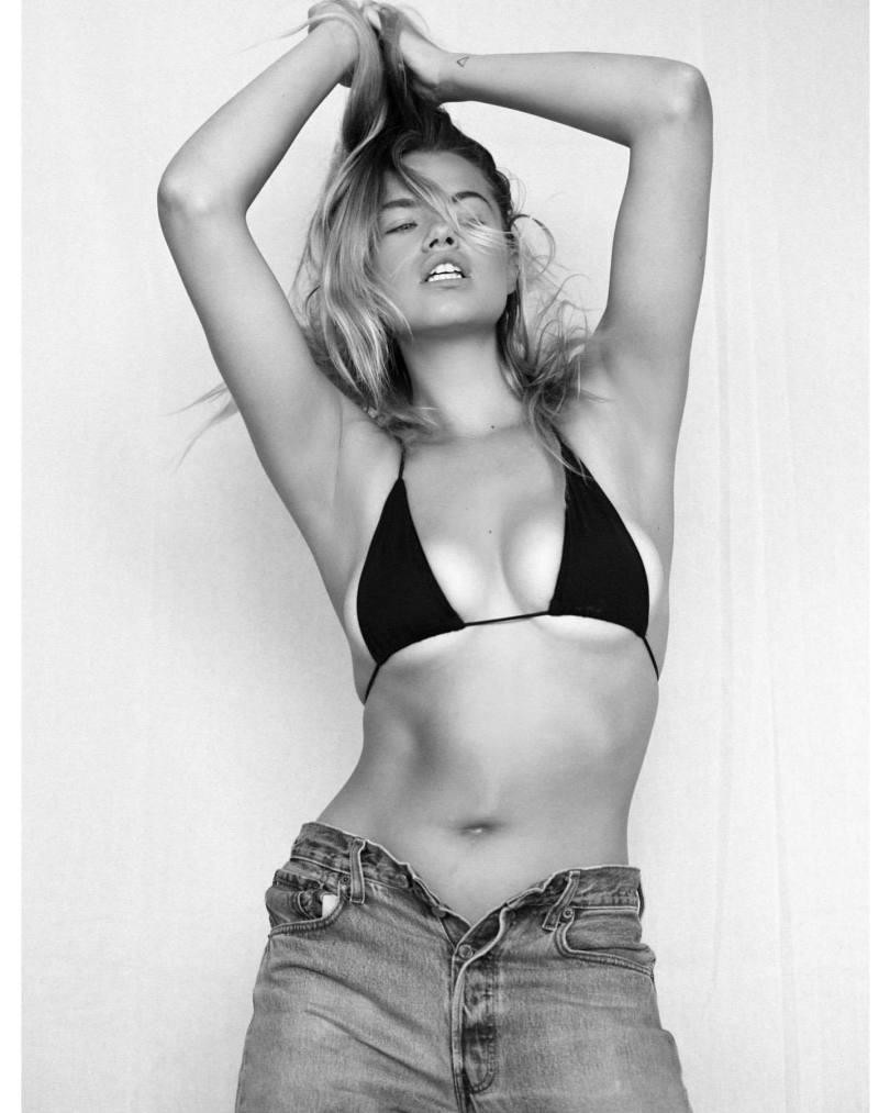 Hailey Clauson cực sexy với áo tắm nhỏ xíu ảnh 4