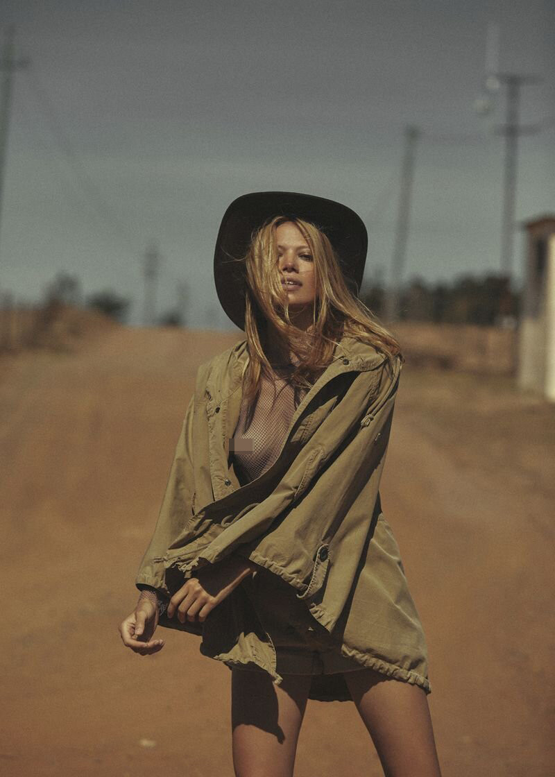 Chân dài 9x người Đức 'thả rông' trên tạp chí gây 'bão' fan ảnh 4