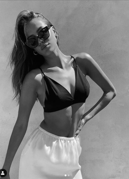 Sắc vóc người mẫu Đức bị cho là hẹn hò với Brad Pitt 9 tháng qua ảnh 6