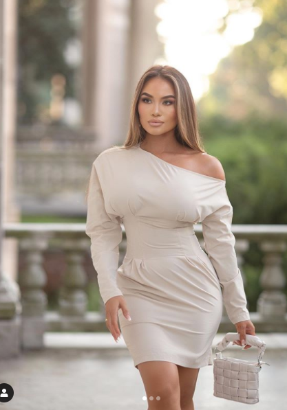 Đường cong 'phồn thực' siêu nóng bỏng của mẫu nội y Daphne Joy ảnh 11
