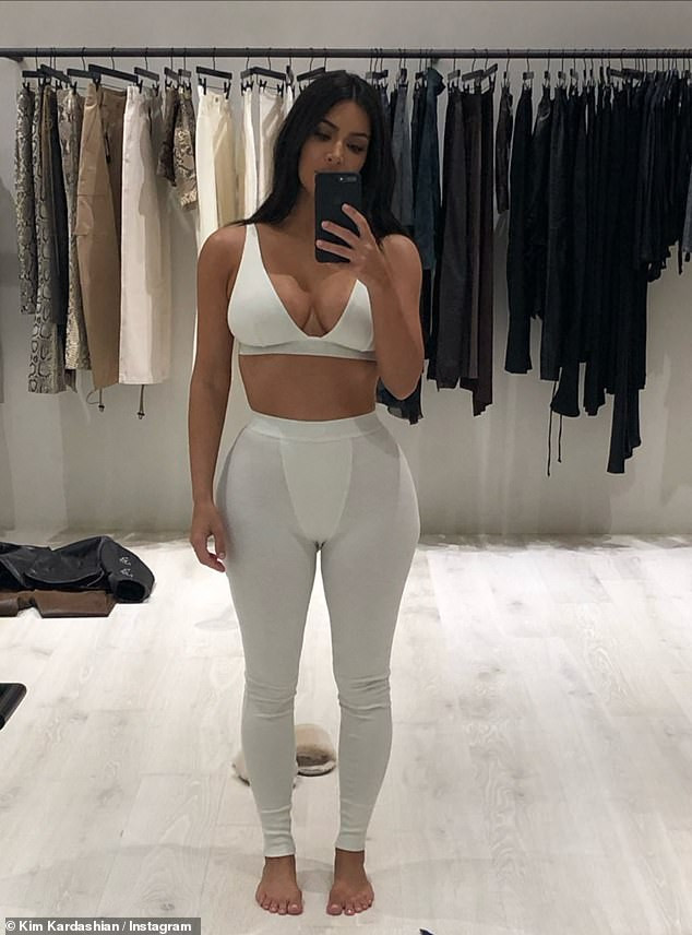 'Kim siêu vòng 3' khoe dáng đồng hồ cát trứ danh cùng loạt mẫu nội y ảnh 7