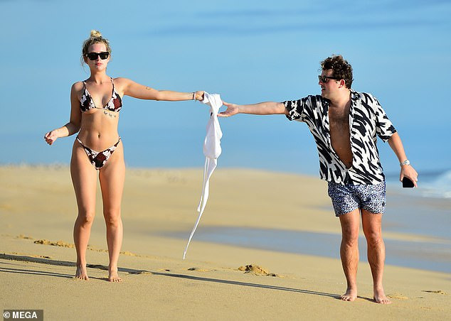 Lottie Moss nảy nở nóng bỏng với áo tắm ảnh 6