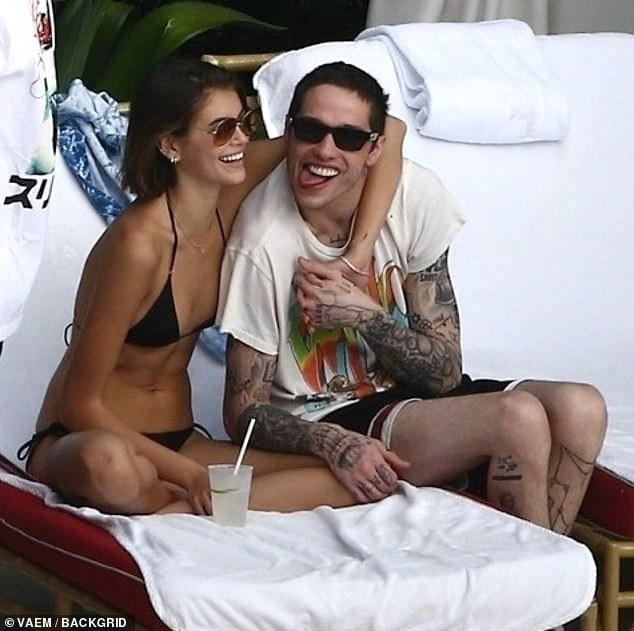 Con gái siêu mẫu của Cindy Crawford khoe dáng thon nuột với bikini ảnh 5