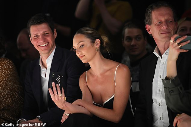 Candice Swanepoel đẹp như nữ thần với phong cách không nội y ảnh 8