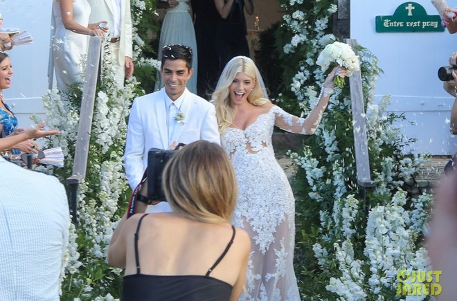 Chiêm ngưỡng vóc dáng đẹp 'từng cm' của siêu mẫu Devon Windsor với bikini ảnh 7